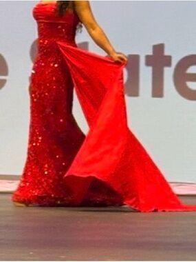Sherri Hill Red gown